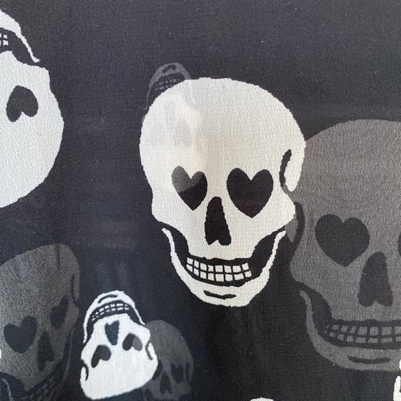 OCTOBER IS COMING Skull Motif “Fun and Flirt” Sheer High/Low Blouse Size Large - Picture 2 of 10
